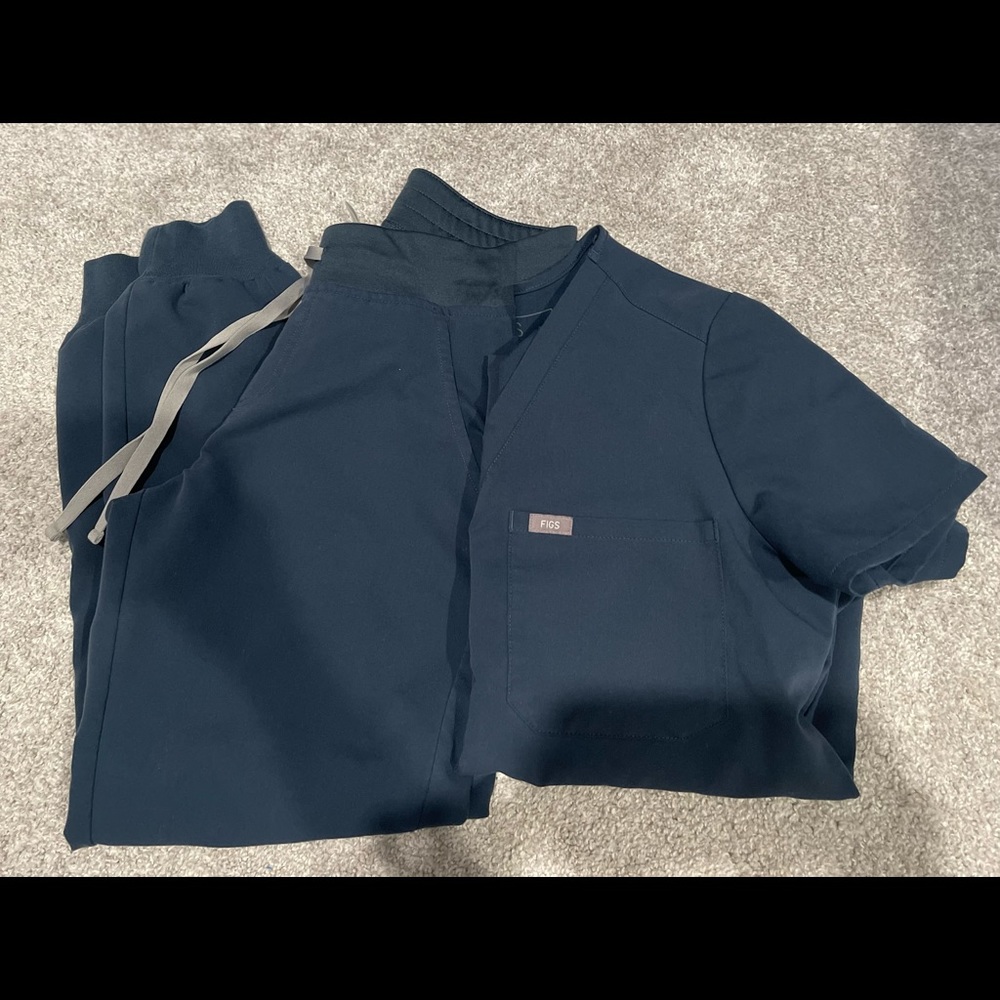 FIGS Scrub Set EEUC *Dark Harbor* Small Catarina + Small Petite Zamora $75